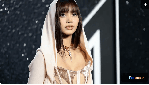 Hadir di MTV Video Music Awards 2024, Lisa BLACKPINK Turut Mencuri Perhatian.