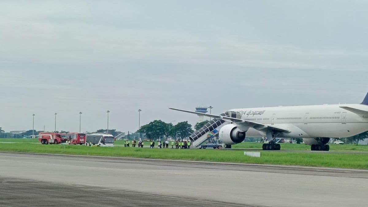 Teror di Langit: Ancaman Bom Paksa Pesawat Haji Mendarat Darurat di Kualanamu