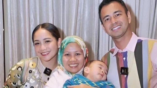 Sus Rini Kena Protes Netizen Setelah Posting Caption Tahun Baru Bareng Raffi Ahmad di Singapura