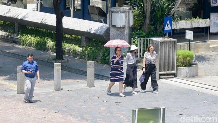 CUACA PANAS EXTREME DARI PULAU JAWA HINGGA BALI: Warga Diminta Waspada