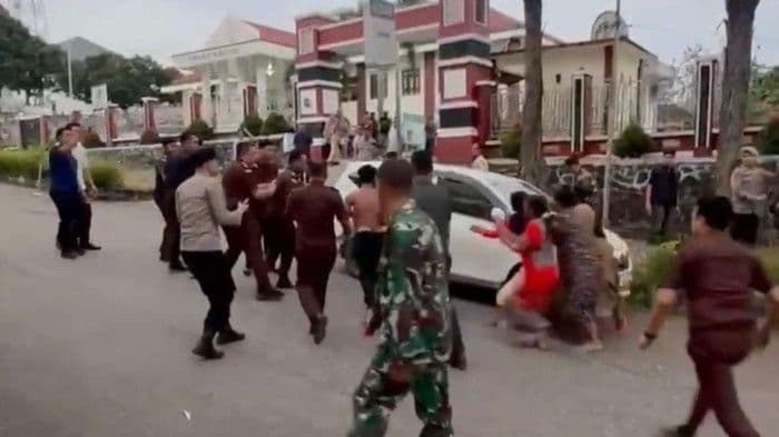 Tahanan di Jambi Kabur Usai Sidang, Diduga Dibantu Keluarga dan Serang Petugas