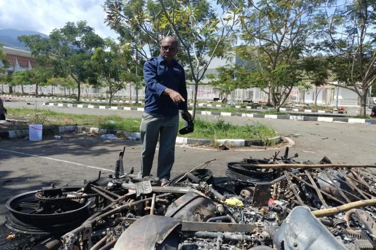 Kerusuhan di Stadion Lukas Enembe Papua, 37 Kendaraan Dilaporkan Dibakar